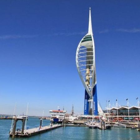 Sovereign Gate - 2 Double Bedroom Apartment In Portsmouth City Centre Bagian luar foto