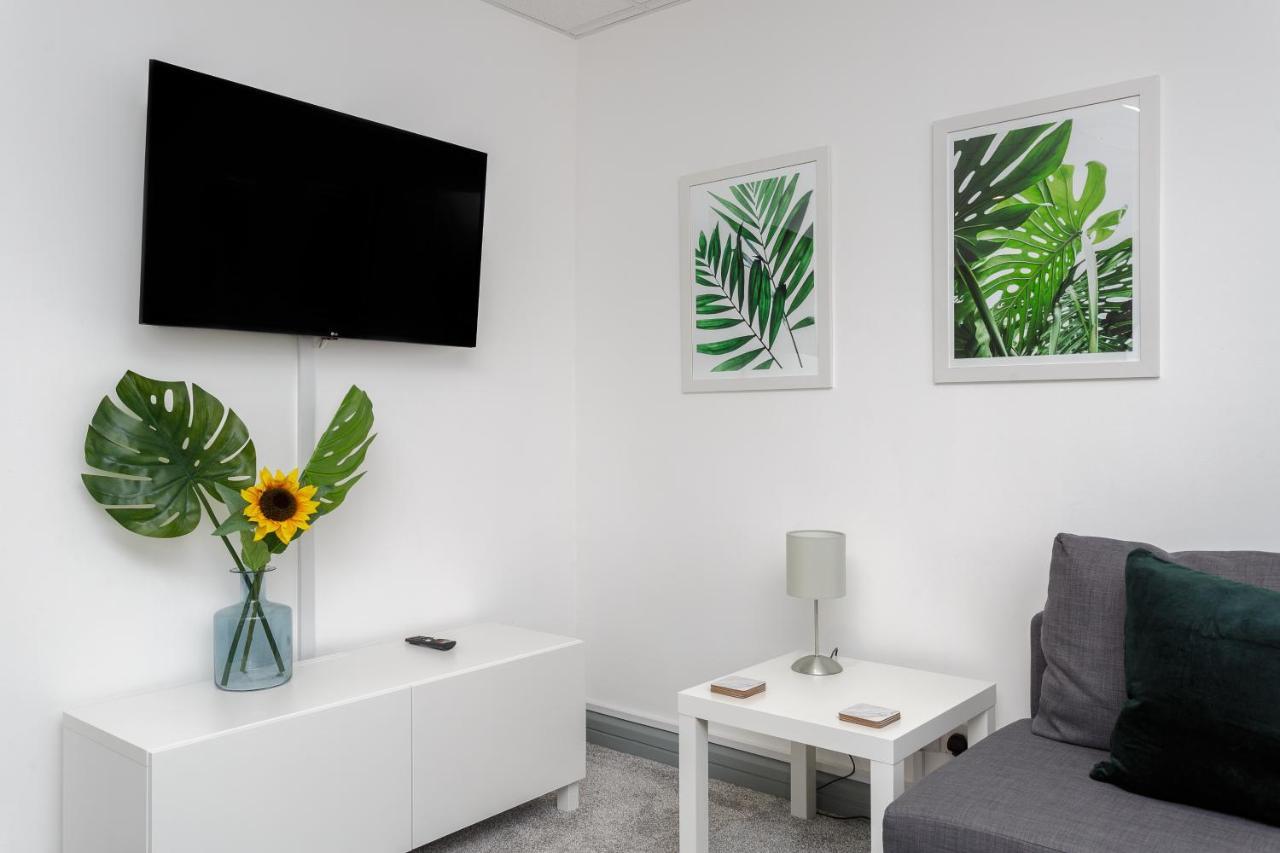 Sovereign Gate - 2 Double Bedroom Apartment In Portsmouth City Centre Bagian luar foto
